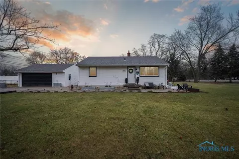 706 Jackson St, Maumee, OH 43537