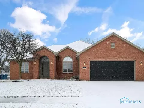 110 Crabapple Dr, Swanton, OH 43558