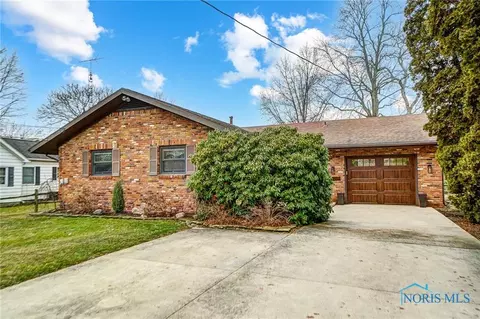 152 Bierley Ave, Pemberville, OH 43450