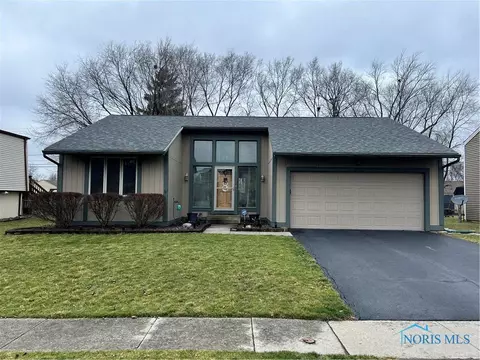 655 Centerfield Dr, Maumee, OH 43537