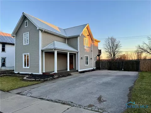 10809 Waterville St, Whitehouse, OH 43571
