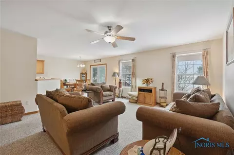 2241 Redbud Ln, Delta, OH 43515 photo 6