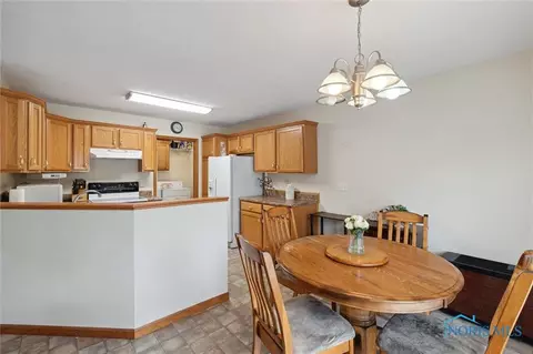 2241 Redbud Ln, Delta, OH 43515 photo 13