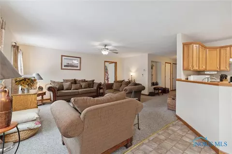 2241 Redbud Ln, Delta, OH 43515 photo 10