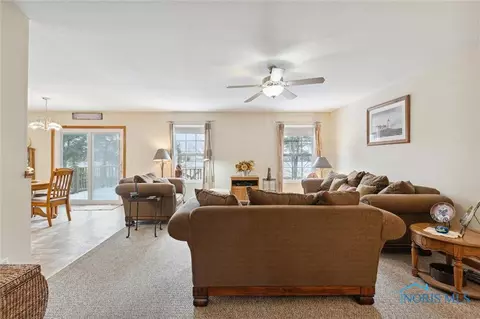 2241 Redbud Ln, Delta, OH 43515 photo 7