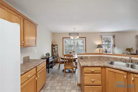 2241 Redbud Ln, Delta, OH 43515 photo 19