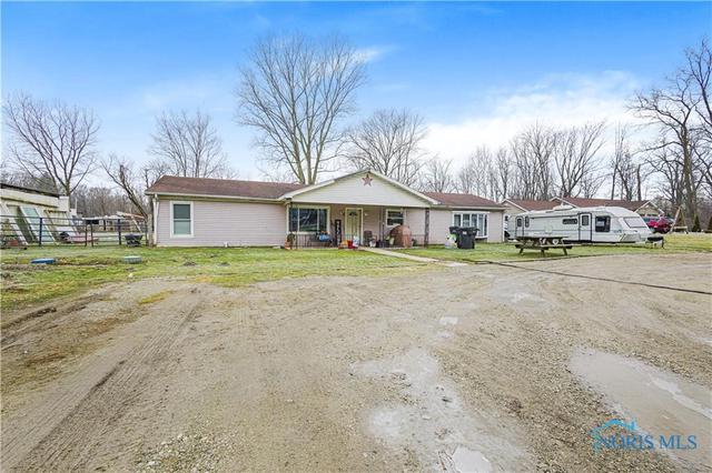 825 N Schwamberger Rd, Holland, OH 43528