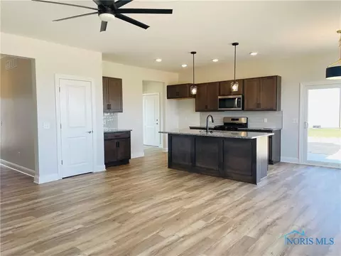 1950 Caleb Ct, Waterville, OH 43566 photo 3