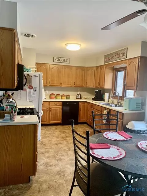 407 John St, Bryan, OH 43506 photo 7