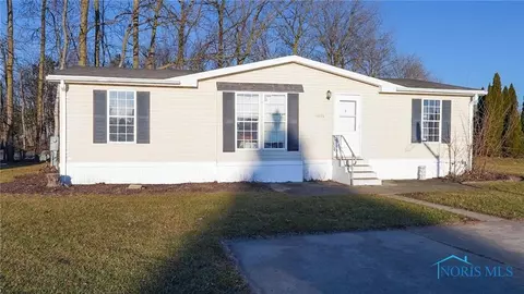 10272 Edgewood Dr, Findlay, OH 45840