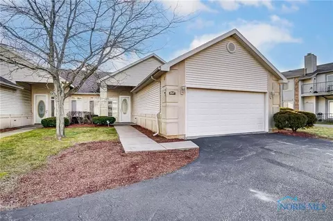 1118 Hilltop Ln, Toledo, OH 43615