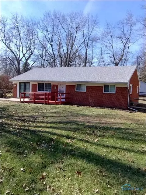 221 Bonaparte Dr, Toledo, OH 43615