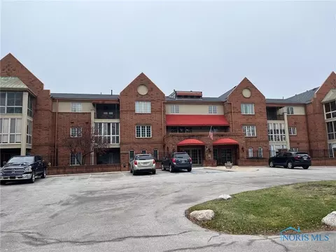 4710 Glendale Ave #101, Toledo, OH 43614