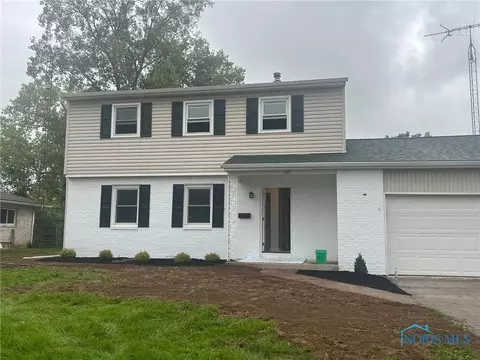 395 Overlook Dr, Waterville, OH 43566