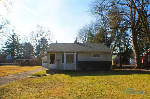 5133 Golden Rd, Toledo, OH 43615