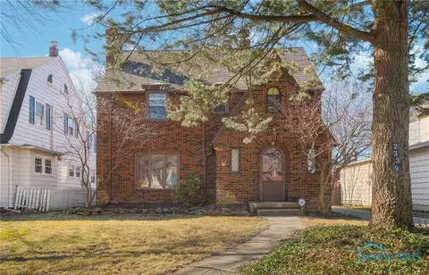 2339 Meadowwood Dr, Toledo, OH 43606