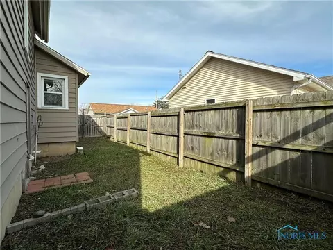 309 Charles St, Bryan, OH 43506 photo 3