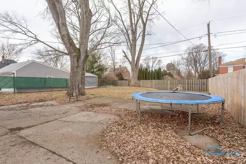 1925 Shenandoah Rd, Toledo, OH 43607 photo 4