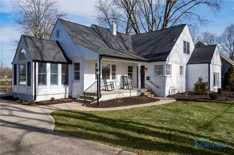 6808 Rosewood Pl, Sylvania, OH 43560