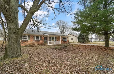 5950 Harvest Ln, Toledo, OH 43623