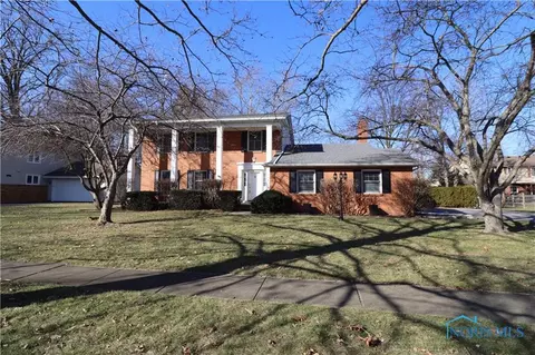 930 Bexley Dr, Perrysburg, OH 43551