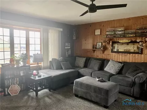 604 Olive Dr, Bryan, OH 43506 photo 3