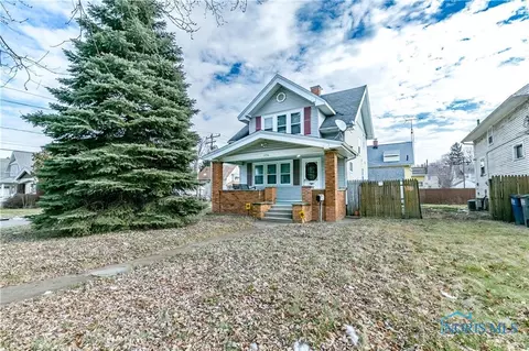 3730 Hazelhurst Ave, Toledo, OH 43612