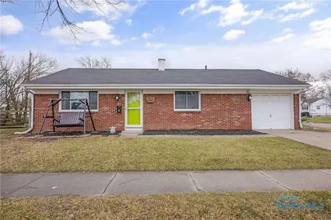 2300 Crystal Ave, Maumee, OH 43537