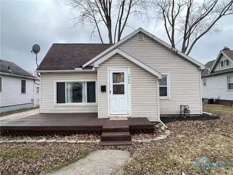 1924 Owen St, Northwood, OH 43619
