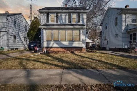 912 Brinton Dr, Toledo, OH 43612