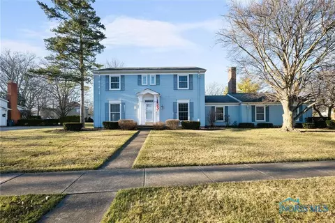 932 Bexley Dr, Perrysburg, OH 43551