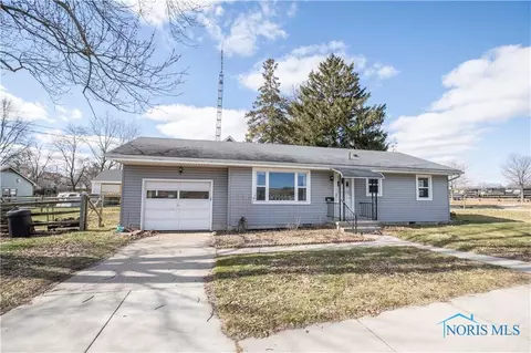 104 Lawrence Ave, Swanton, OH 43558