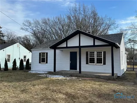 6847 Dorr St, Toledo, OH 43615