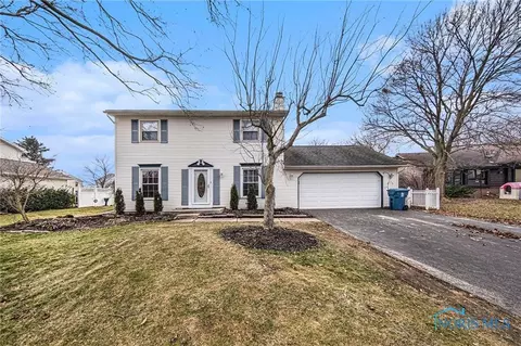 9667 Charlemont Rd, Perrysburg, OH 43551