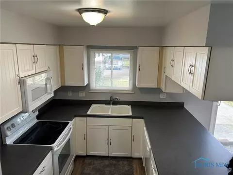 357 Wrexham Ln #103, Maumee, OH 43537 photo 6