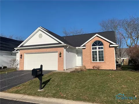 2204 Bonnie Ln, Findlay, OH 45840