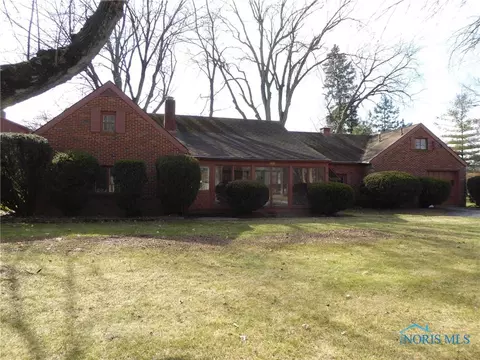 315 W Holland St, Archbold, OH 43502