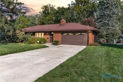 6132 Benalex Dr, Toledo, OH 43612