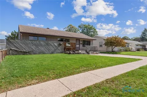5112 Fern Dr, Toledo, OH 43613