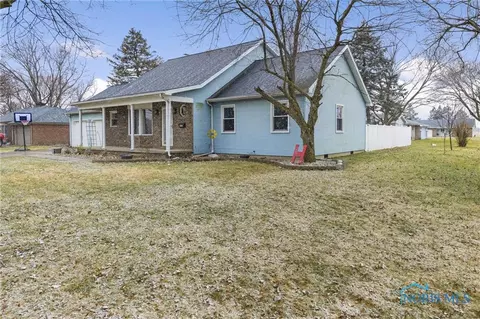 102 Taylor Dr, West Unity, OH 43570 photo 4