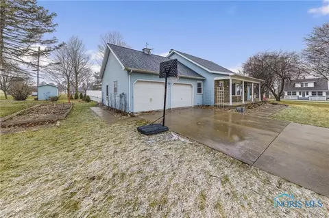 102 Taylor Dr, West Unity, OH 43570 photo 3