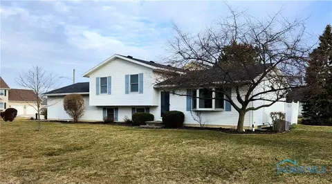 1200 Johnson Dr, Fostoria, OH 44830