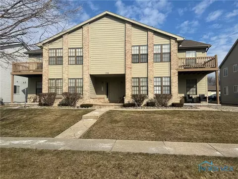 5726 Ryewyck Dr, Toledo, OH 43614