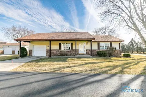 12 Chelsie Ct, Bowling Green, OH 43402