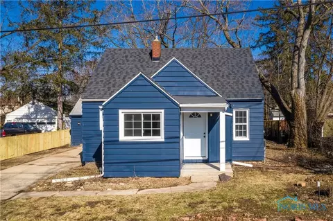 2 Carolina Dr, Perrysburg, OH 43551