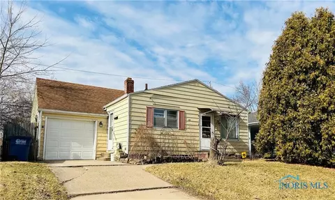 4229 Packard Rd, Toledo, OH 43612
