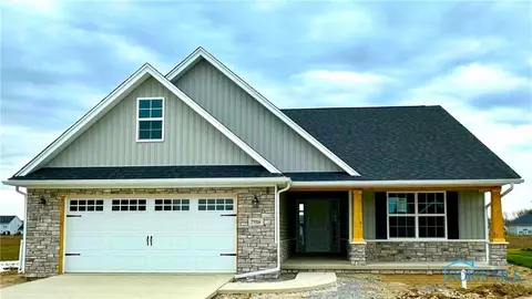 7916 Silverado Dr, Monclova, OH 43542