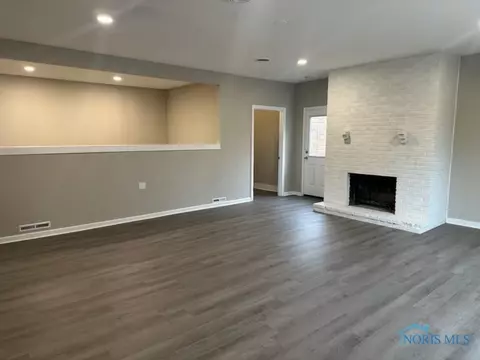 852 Independence Rd, Toledo, OH 43607 photo 3