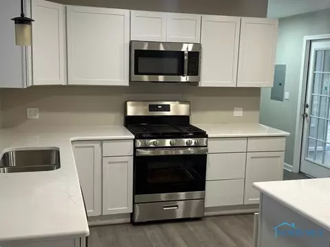 852 Independence Rd, Toledo, OH 43607 photo 6