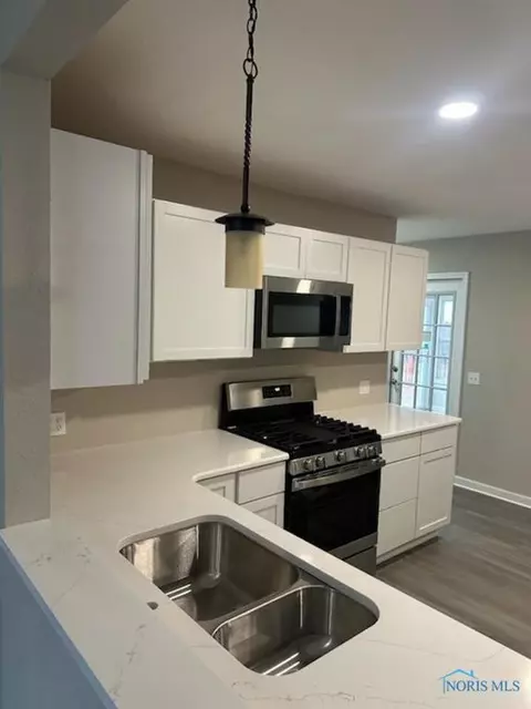 852 Independence Rd, Toledo, OH 43607 photo 7